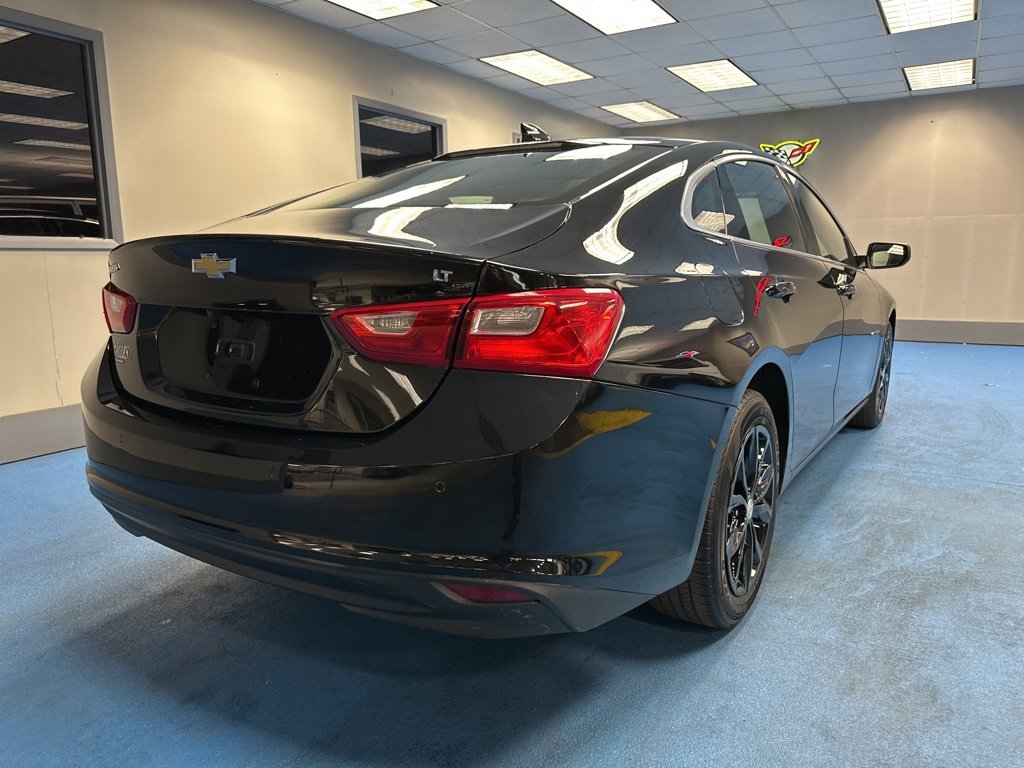 2025 Chevrolet Malibu 1LT photo 3