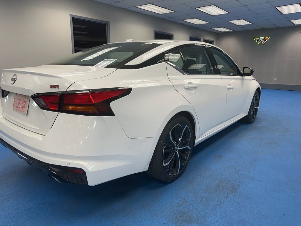 2024 Nissan Altima 2.5 SR photo 2