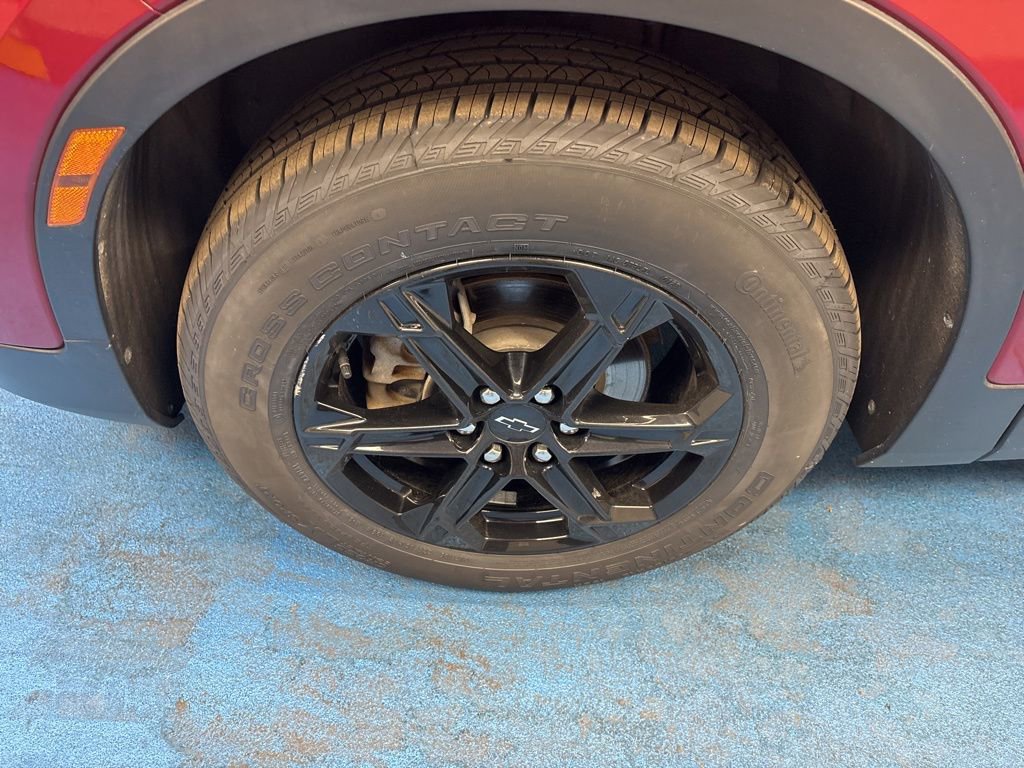 View vehicle photo 5
