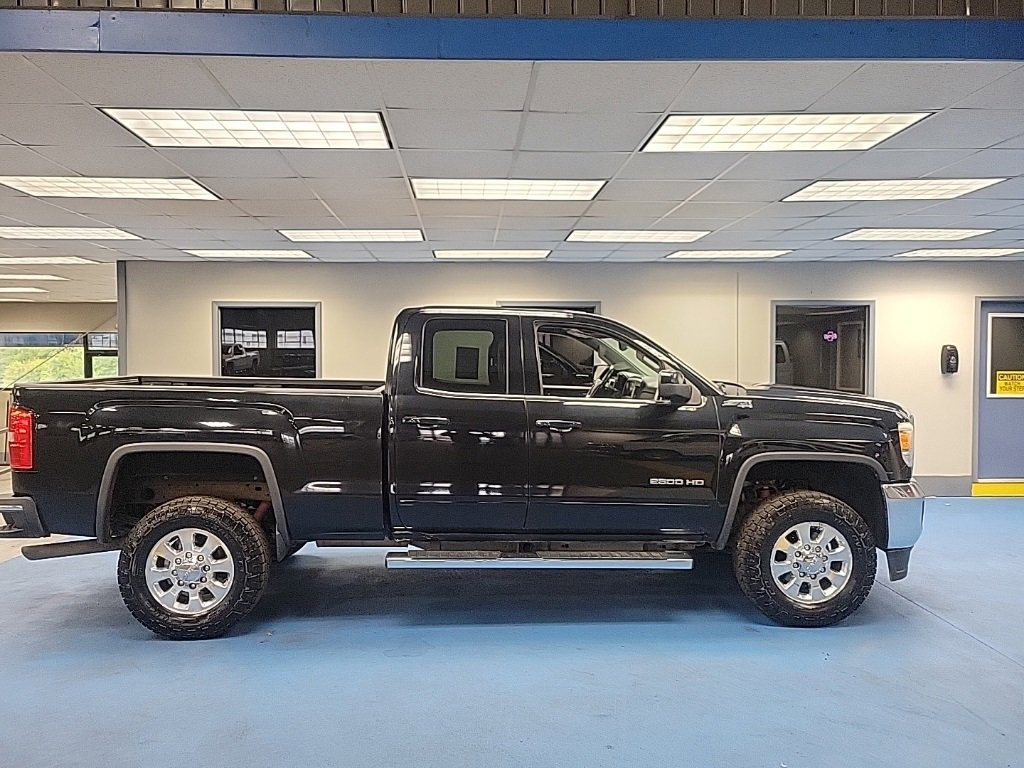 Used 2015 GMC Sierra 2500HD SLE with VIN 1GT22YEG0FZ103124 for sale in Decatur, IL