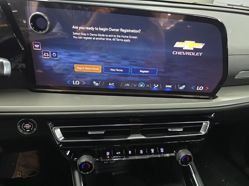 2027 Chevrolet Traverse LT - Photo 13