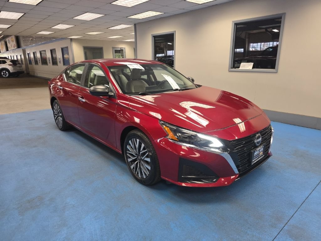 2025 Nissan Altima SV FWD Sedan