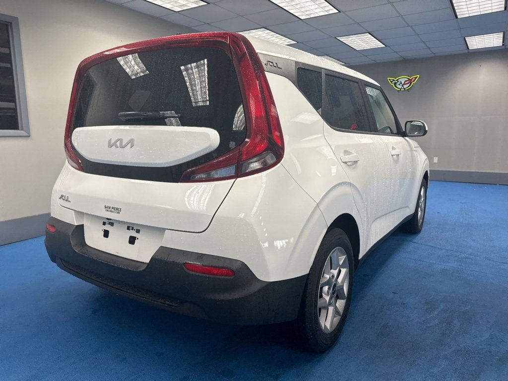Used 2022 Kia Soul LX with VIN KNDJ23AU1N7803948 for sale in Decatur, IL