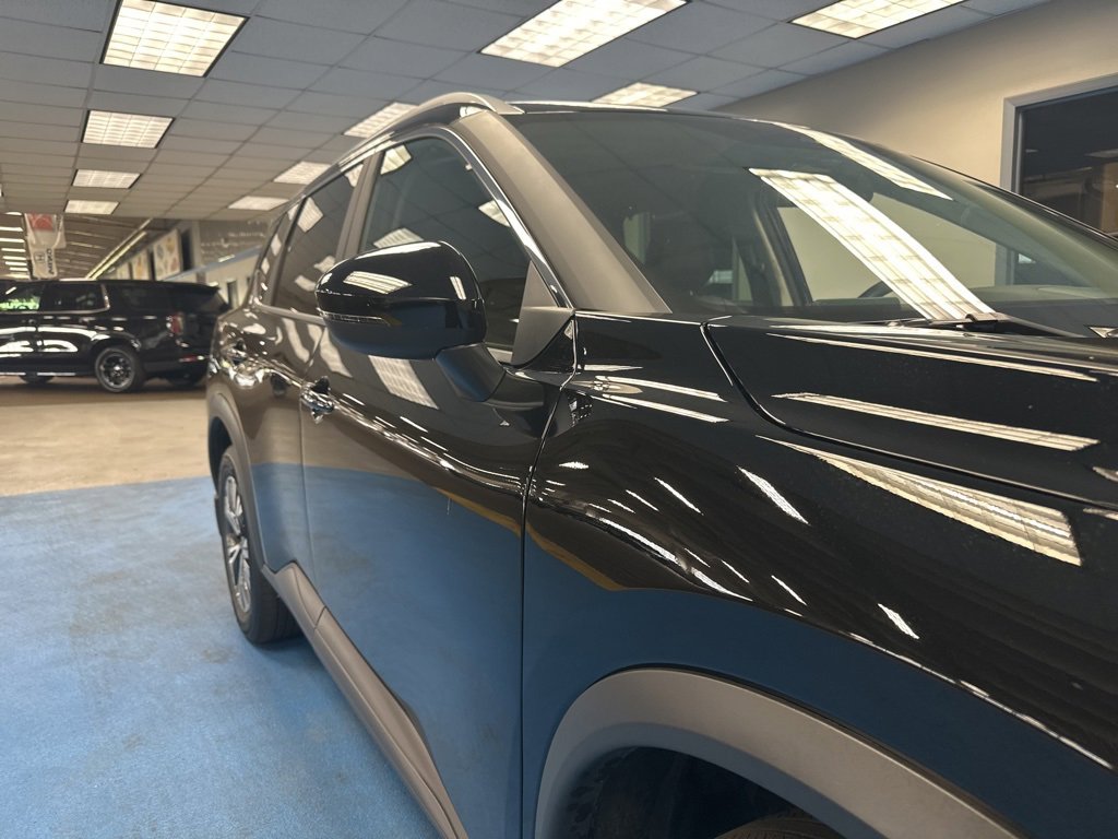 2023 Nissan Rogue SV photo 4