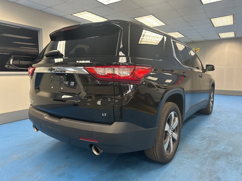 Used 2021 Chevrolet Traverse 3LT with VIN 1GNERHKW1MJ177188 for sale in Decatur, IL