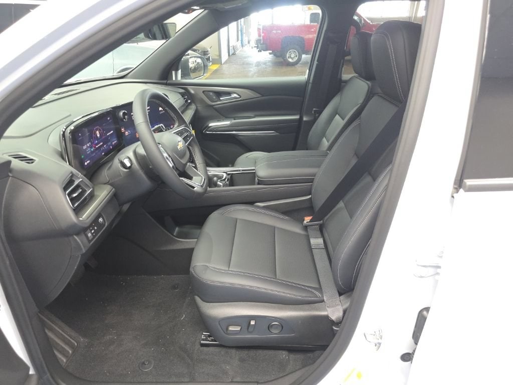 2027 Chevrolet Traverse LT - Photo 12