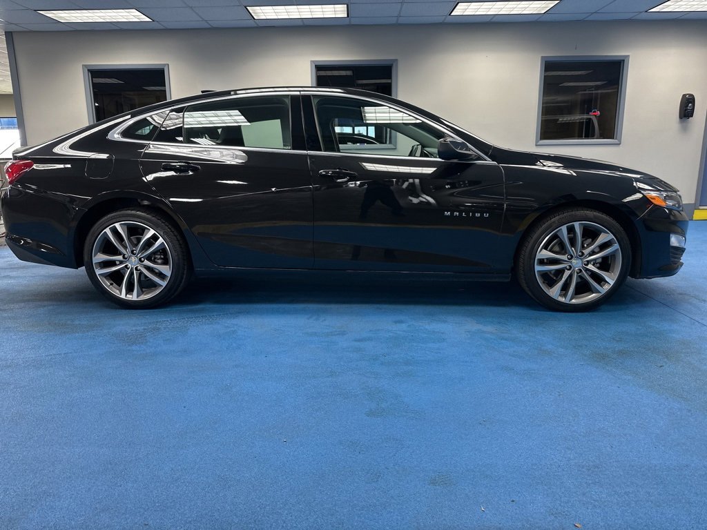 2024 Chevrolet Malibu Premier 2LT photo 2
