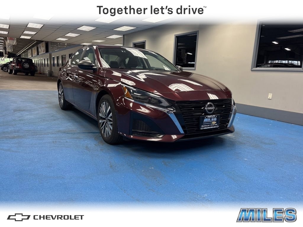 Used 2024 Nissan Altima 2.5 SV Sedan