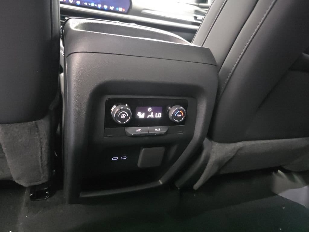 2027 Chevrolet Traverse LT - Photo 10