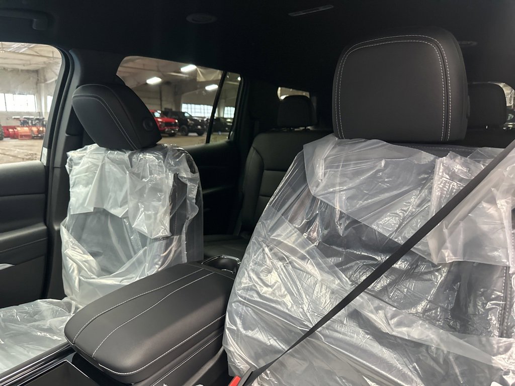 2026 Chevrolet Traverse photo 2