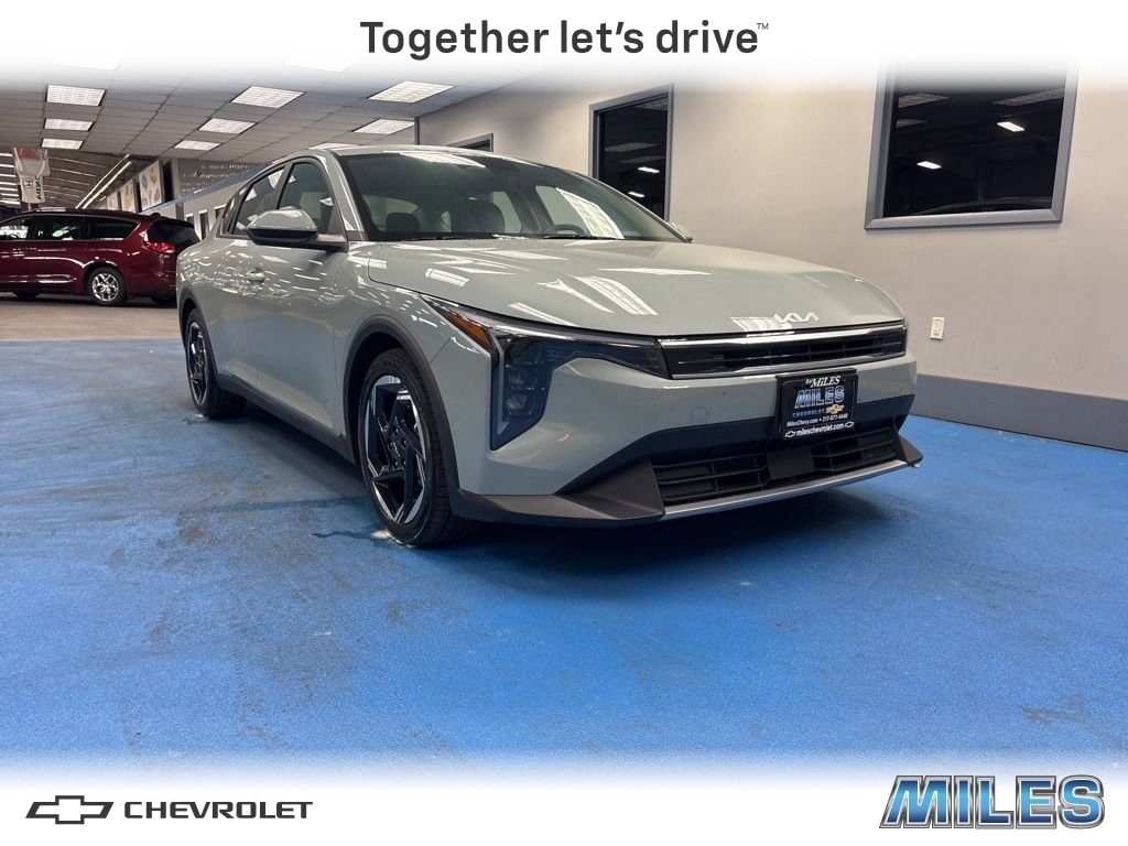 2025 Kia K4 EX AT's photo