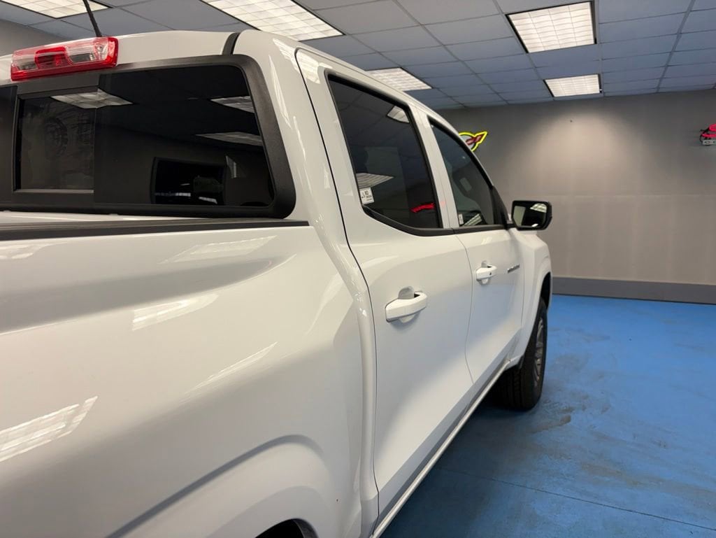 View vehicle photo 5
