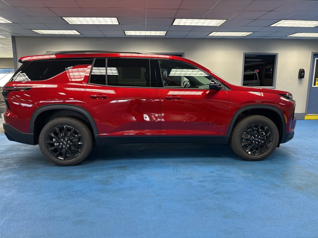 2026 Chevrolet Traverse photo 2