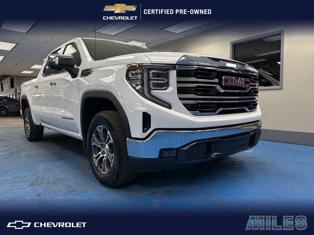 2025 GMC Sierra 1500 SLT's photo