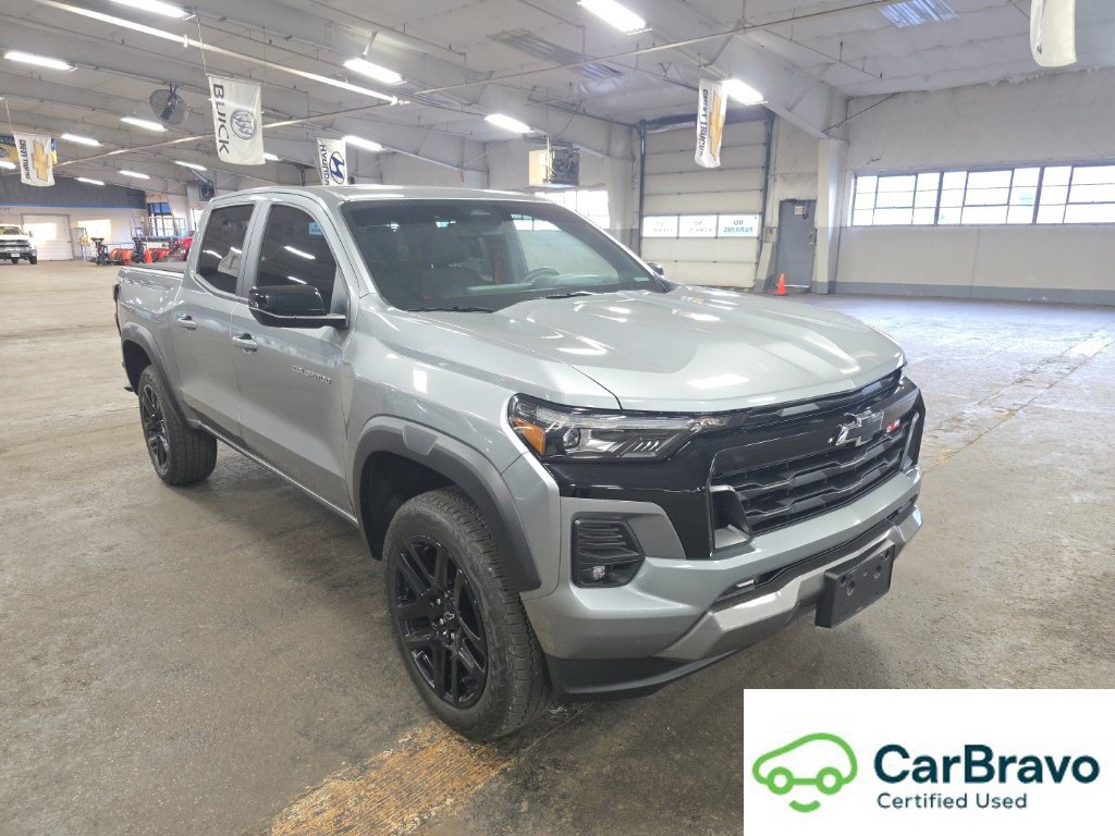 Sterling Gray Metallic 2024 Chevrolet Colorado Pickup Truck Four-Wheel Drive Automatic