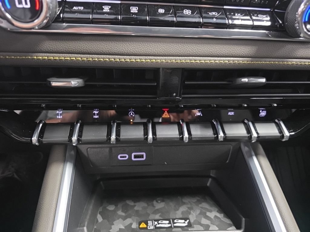 2026 Chevrolet Colorado ZR2 - Photo 21