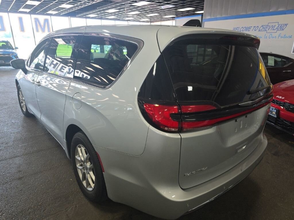 Used 2024 Chrysler Pacifica Touring L Van Passenger Van