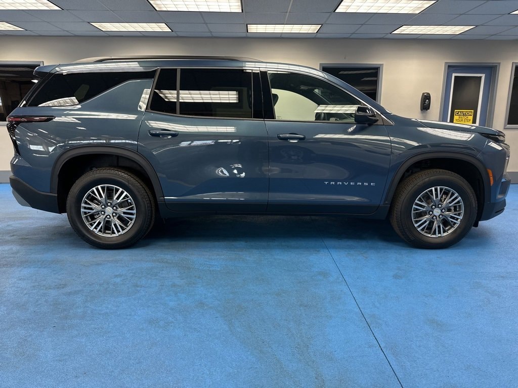 New 2026 Chevrolet Traverse LT SUV