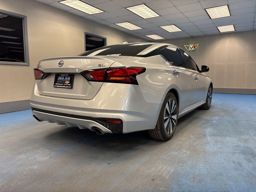 Used 2019 Nissan Altima SL with VIN 1N4BL4EV7KC242027 for sale in Decatur, IL