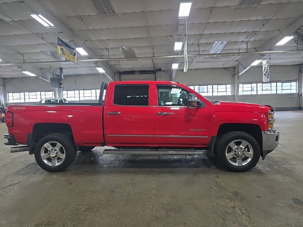 2016 Chevrolet Silverado 2500HD LTZ photo 2