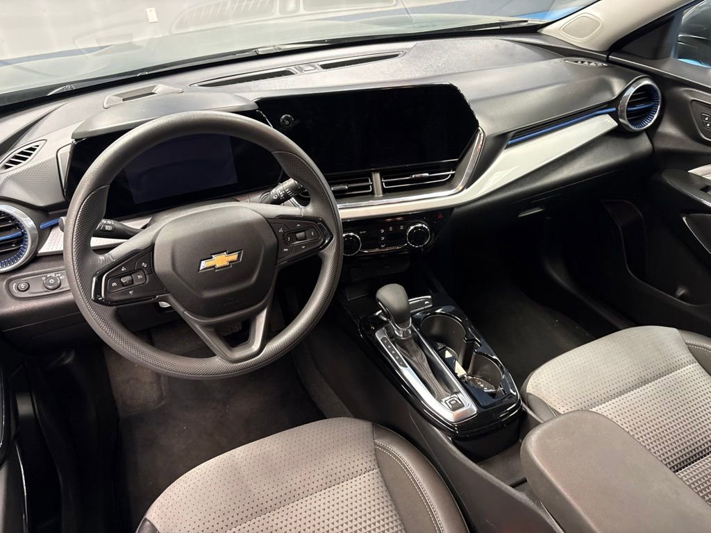 2025 Chevrolet Trax LT - Photo 19