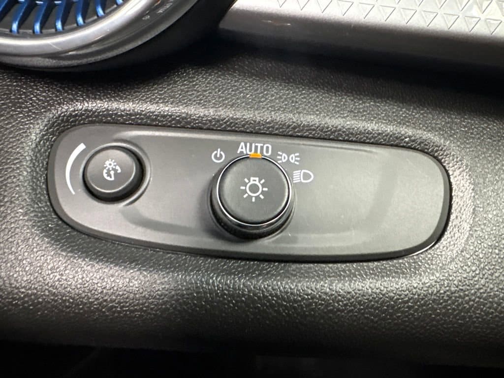 2025 Chevrolet Trax LT - Photo 23
