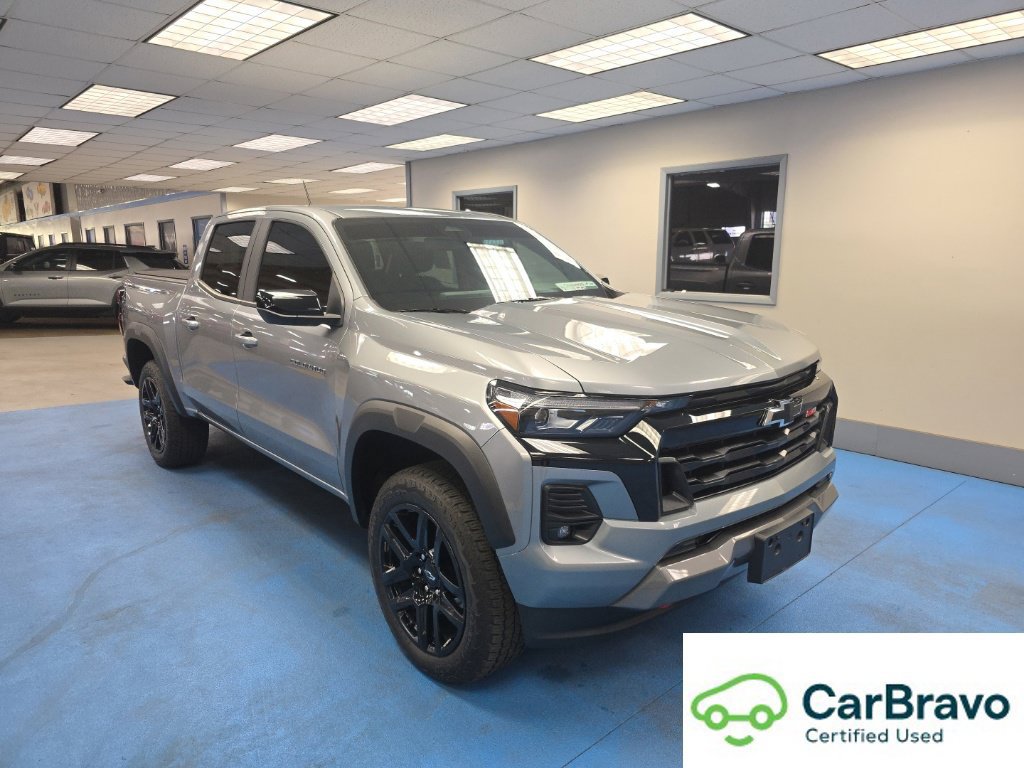 Sterling Gray Metallic 2024 Chevrolet Colorado Pickup Truck Four-Wheel Drive Automatic