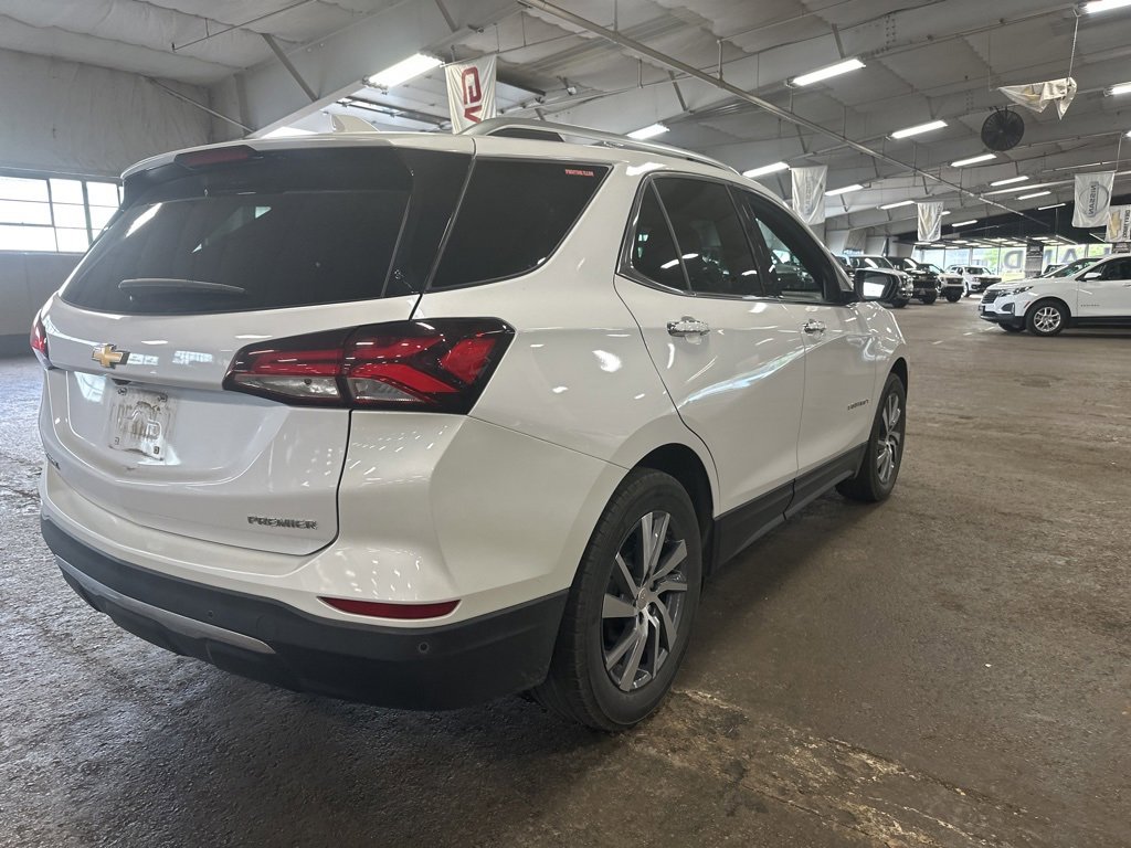 2024 Chevrolet Equinox Premier photo 3