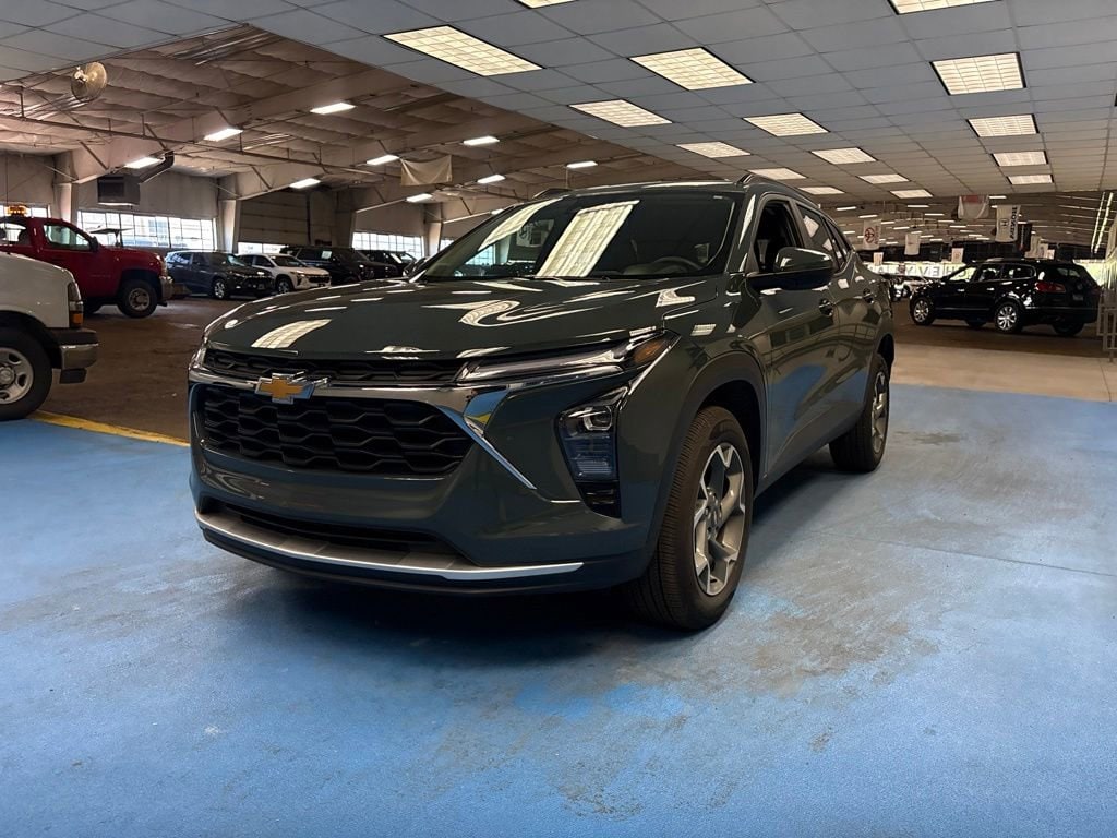 2025 Chevrolet Trax LT - Photo 10