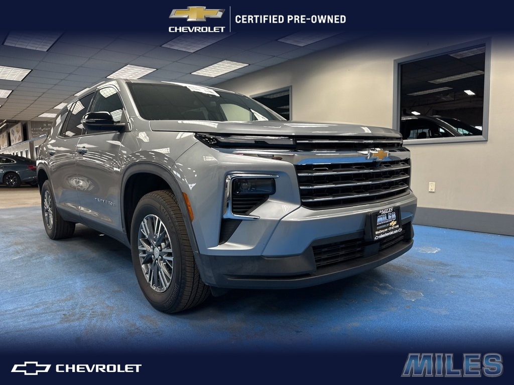 2025 Chevrolet Traverse LT's photo