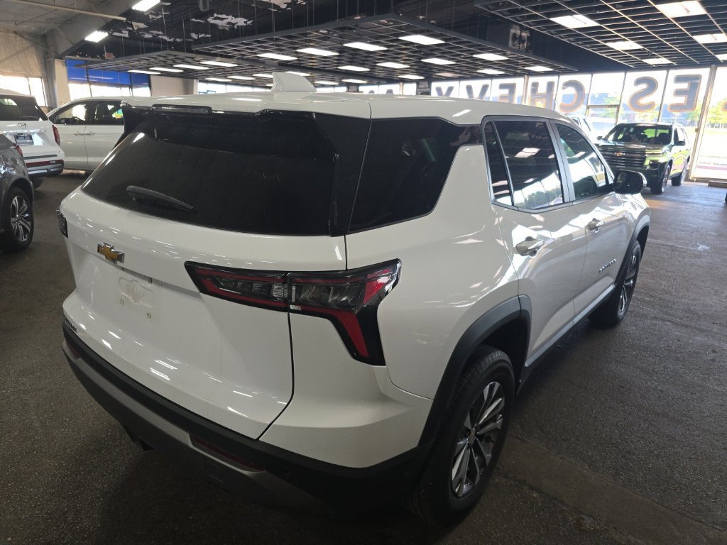 2025 Chevrolet Equinox LT - Photo 2