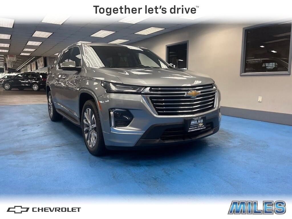 Sterling Gray Metallic 2023 Chevrolet Traverse Premier FWD SUV / Crossover Front-Wheel Drive Automatic