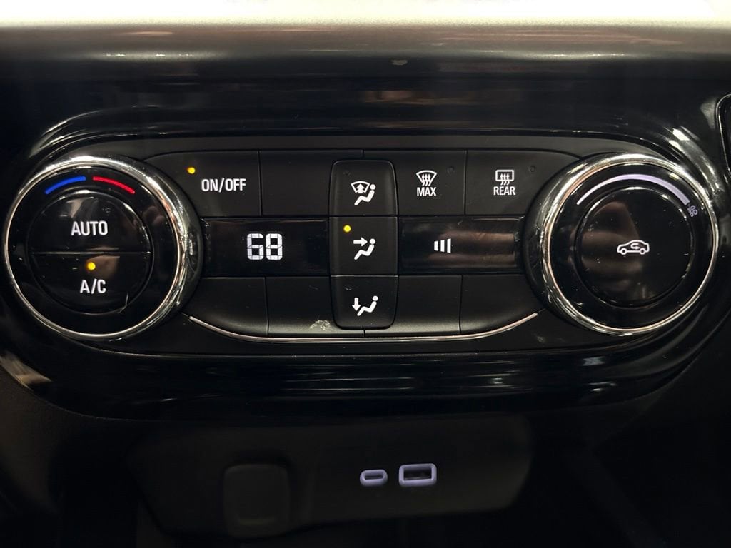 2025 Chevrolet Trax LT - Photo 28