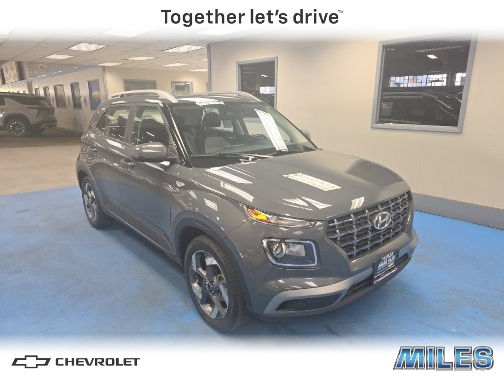  2025 Hyundai Venue SEL FWD   
