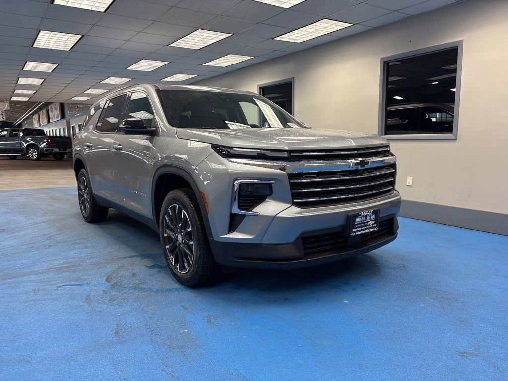 2026 Chevrolet Traverse FWD LT's photo