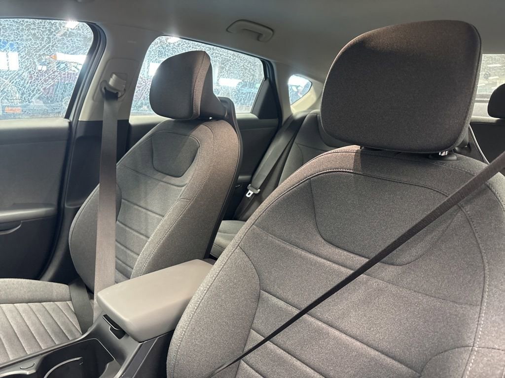 2025 Kia K4 EX - Photo 21