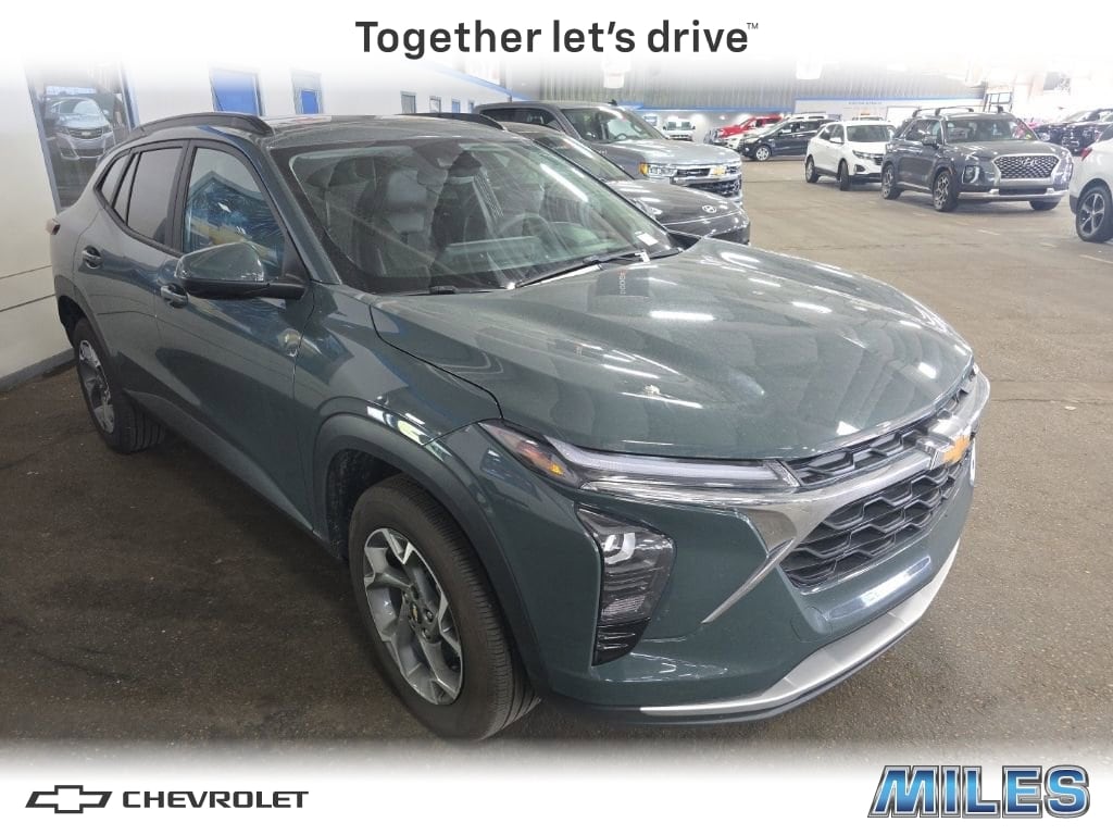 Used 2025 Chevrolet Trax LT SUV