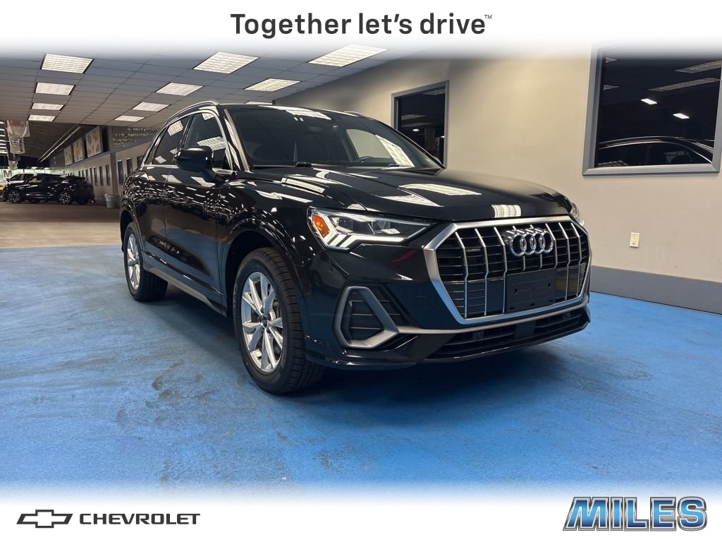 2025 Audi Q3 45 TFSI S Line Premium quattro's photo
