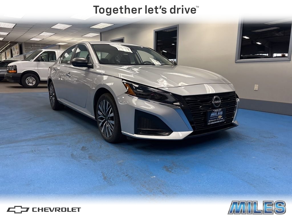 Used 2024 Nissan Altima SV FWD Sedan