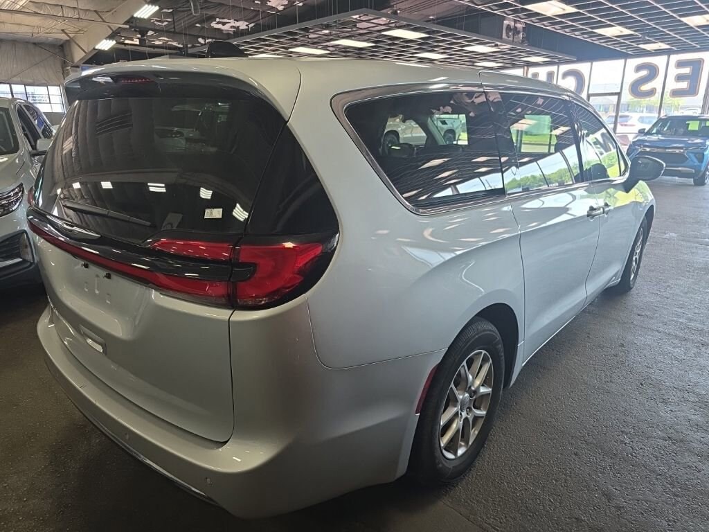 Used 2024 Chrysler Pacifica Touring L Van Passenger Van