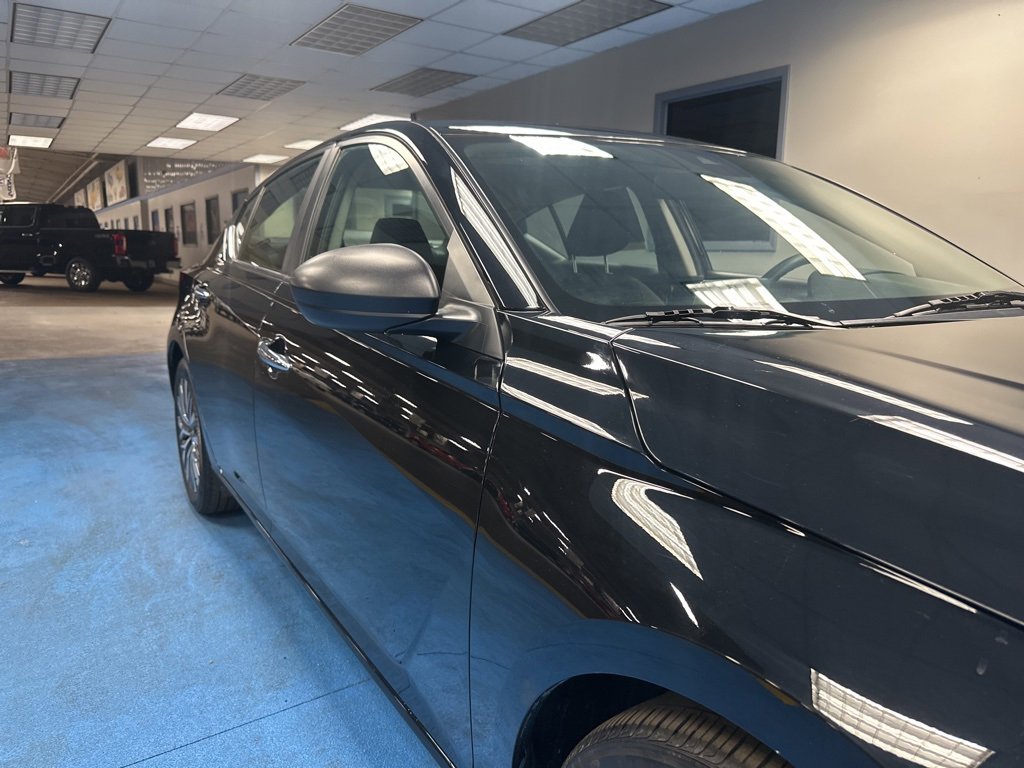 2025 Nissan Altima SV photo 4