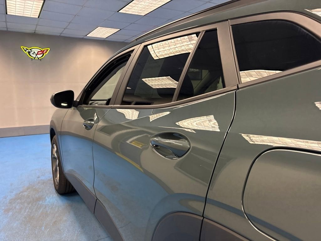 2025 Chevrolet Trax LT - Photo 17