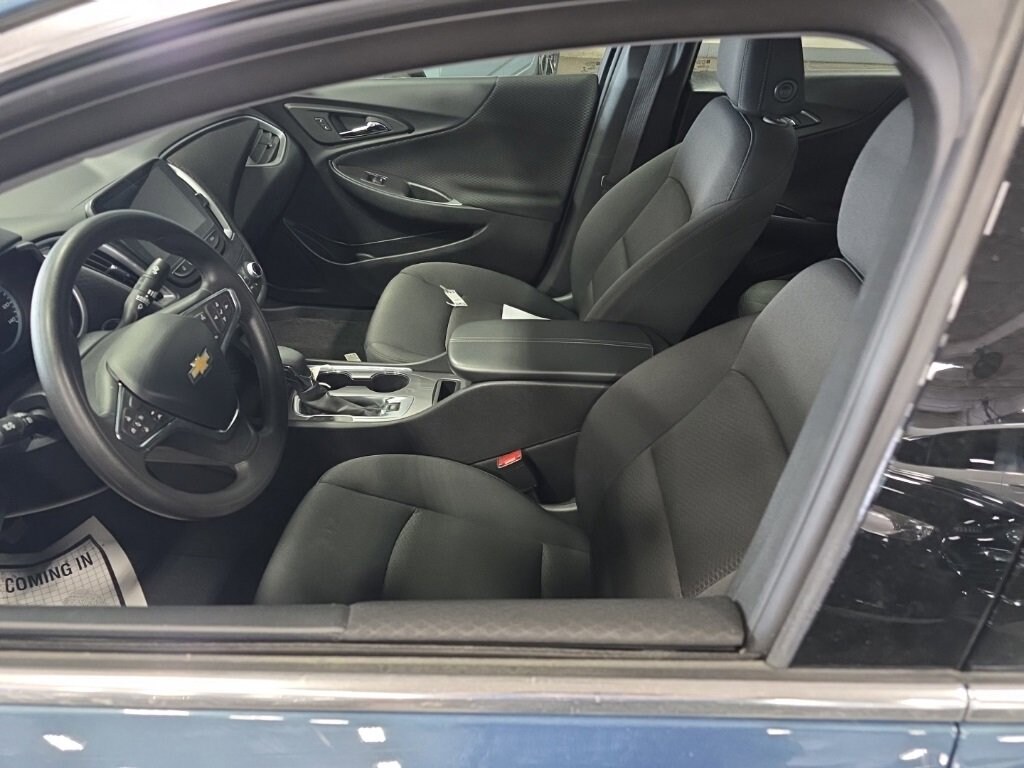 Used 2025 Chevrolet Malibu 1LT Sedan