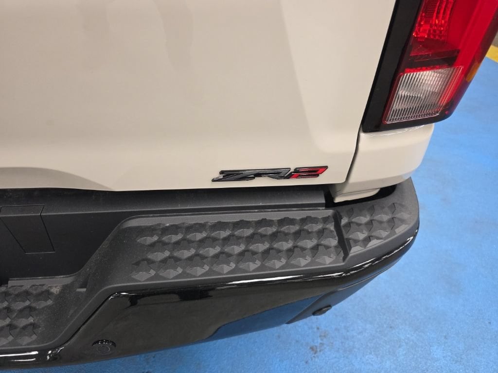 2026 Chevrolet Colorado ZR2 - Photo 9