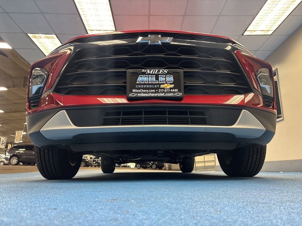 View vehicle photo 4
