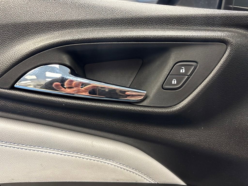 2025 Chevrolet Trax LT - Photo 21