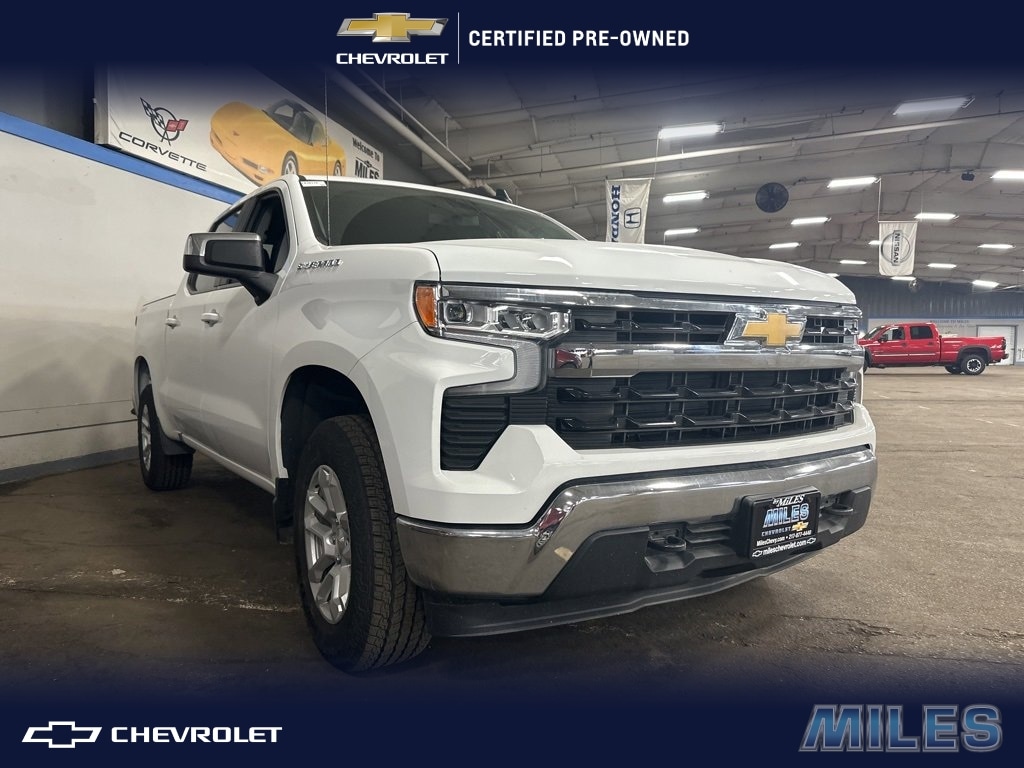 2024 Chevrolet Silverado 1500 LT's photo