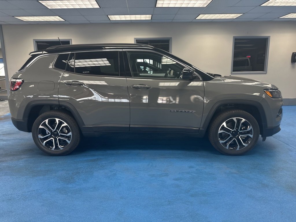 2024 Jeep Compass Limited photo 2
