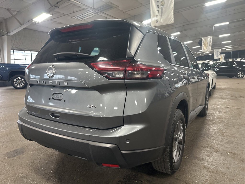 2024 Nissan Rogue S photo 2