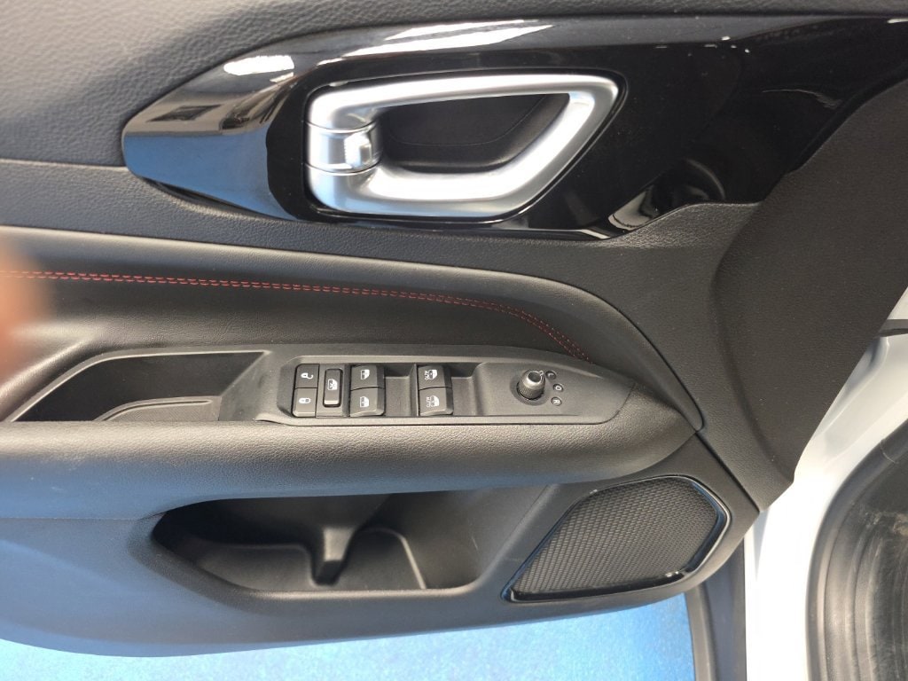 2025 Jeep Compass Trailhawk - Photo 16